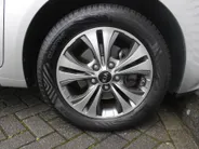 Kia Venga 1.4 CVVT First Edition | 16' LM | Trekhaak | Navi | Airco | Cruise | Camera | PDC | All seasons |