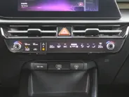 Kia Niro EV Edition 64.8 kWh | Stuur-/stoelverwarming | Camera | Cruise adapt. | Navi | 17' LM | Clima |