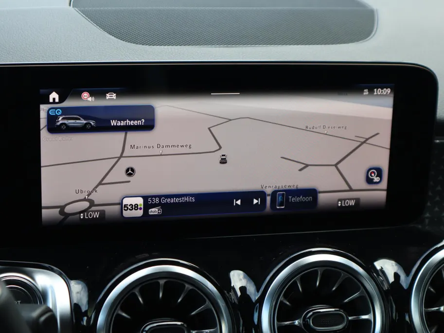 Mercedes-Benz EQB 250+ Business Solution 71 kWh Voorraadactie Voordeel € 6.000,- !!