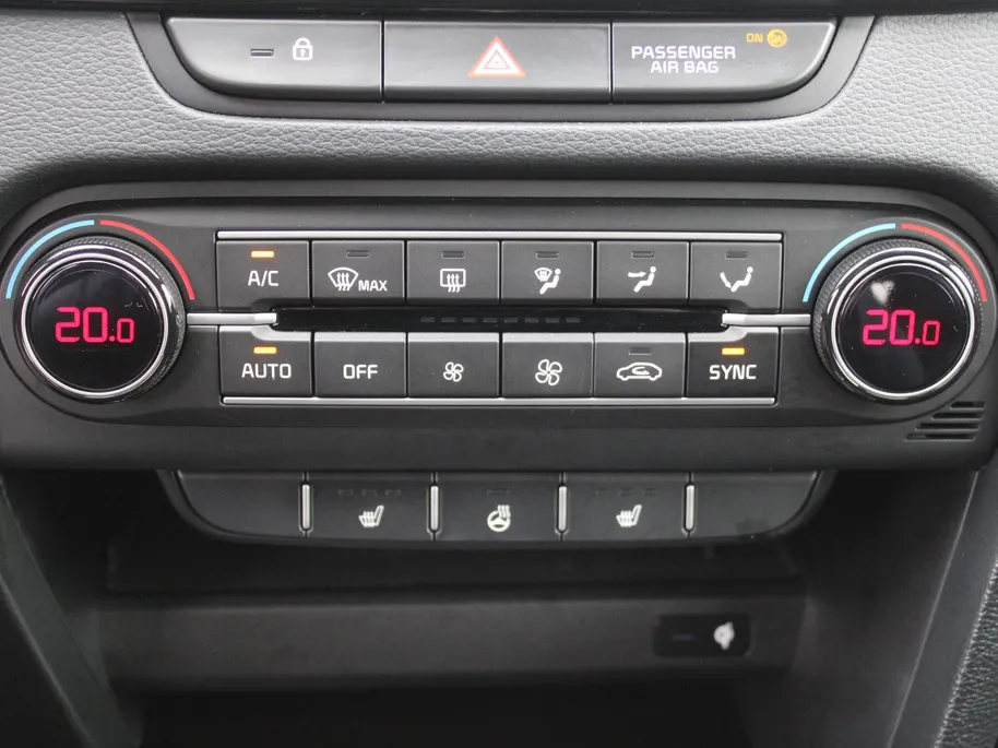 Kia Ceed Sportswagon 1.0 T-GDi MHEV Design Edition | Stuur-/stoelverwarming | Cruise adapt. | Camera | 16' LM | Dodehoekdetectie | JBL audio | LED |