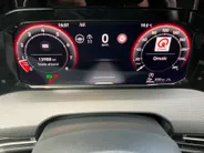 Volkswagen Golf 2.0TSI/265PK GTI DSG · Panoramadak · Camera · Trekhaak · Apple/Android Car Play · Garantie t/m 27-03-2030 of 100.000km