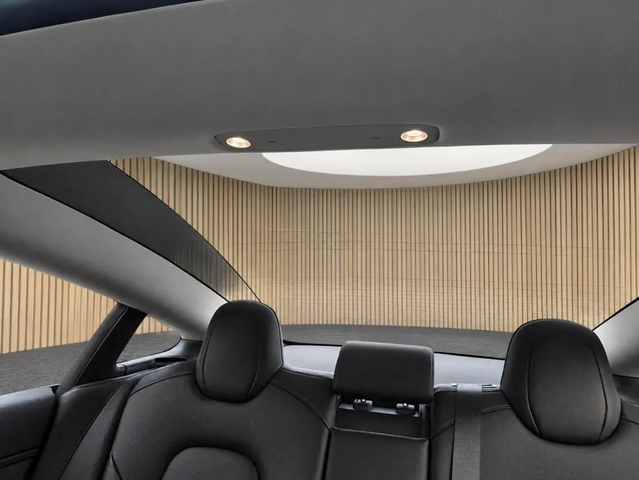 Tesla Model 3 Standard RWD Plus 60 kWh 90% SOH | 12 maanden BOVAG | Stoelverwarming | Groot scherm |