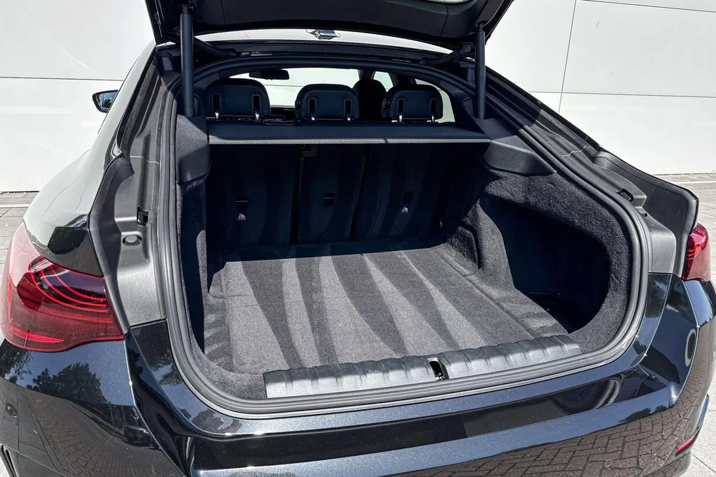 BMW i4 M60 84 kWh
