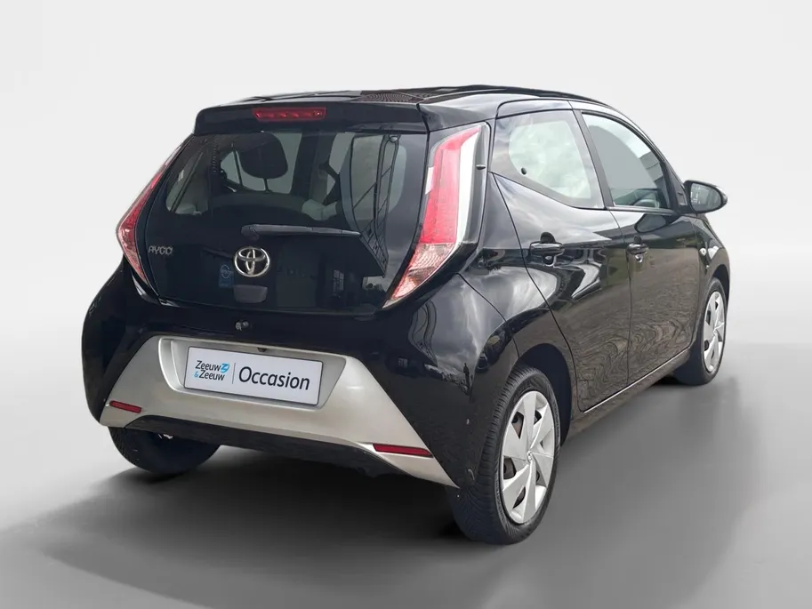 Toyota Aygo 1.0 VVT-i x-play | Airco | Achteruitrijcamera | Apple carplay / Android auto |