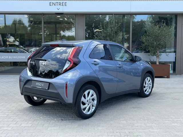Toyota Aygo X 1.0 VVT-i Pulse | Stoelverw | Automatische Airco | Lichtmetalen