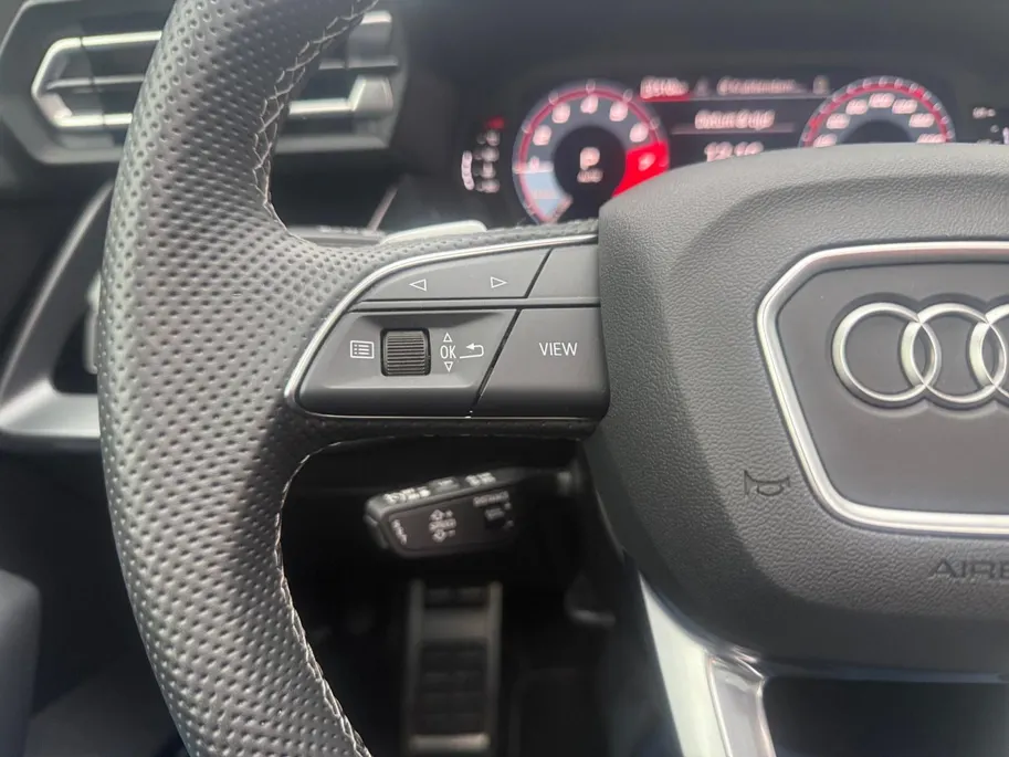 Audi A3 Sportback 35 TFSI S edition | 3X S Line | Schuif-Kantel Dak | Sportstoelen | SONOS | Camera | Stoelverwarming | Apple Carplay | Adaptief Cruise Control | Climate Control