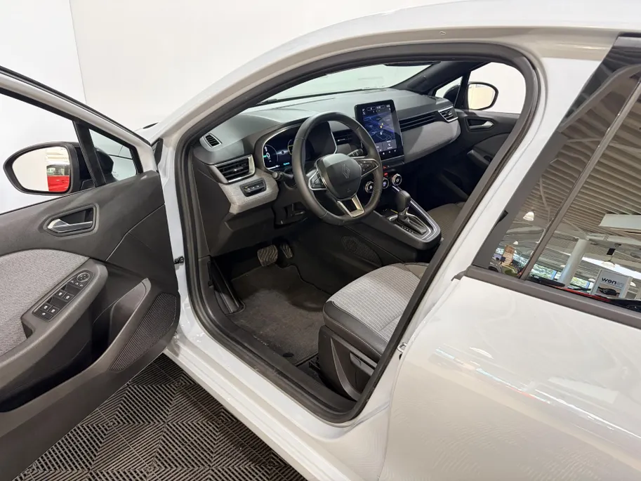 Renault Clio 145PK E-Tech Full Hybrid Techno Automaat | 1e eigenaar | Camera | Parkeersensoren | Climate Control | Apple CarPlay/Android Auto | Cruise Control | Lichtmetalen Velgen | Full LED | Digital Cockpit |