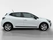 Renault Clio 90PK TCe GPF Evolution | DEMO | Navi | Camera | Apple CarPlay/Android Auto | Parkeersensoren | Airco | Licht & Regen Sensor | Cruise Control | Full LED | Digital Cockpit |