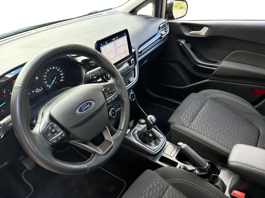 Ford Fiesta 1.0 EcoBoost Hybrid Titanium | Winter Pakket | Apple Carplay & Android Auto | Parkeersensoren achter | Climate Control |