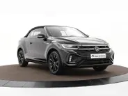 Volkswagen T-Roc Cabrio 1.5 TSI 150pk DSG R-Line · Camera · Apple/Android Car Play · Stoel-& Stuurverwarming · P-Sensoren · 18'' Inch ·