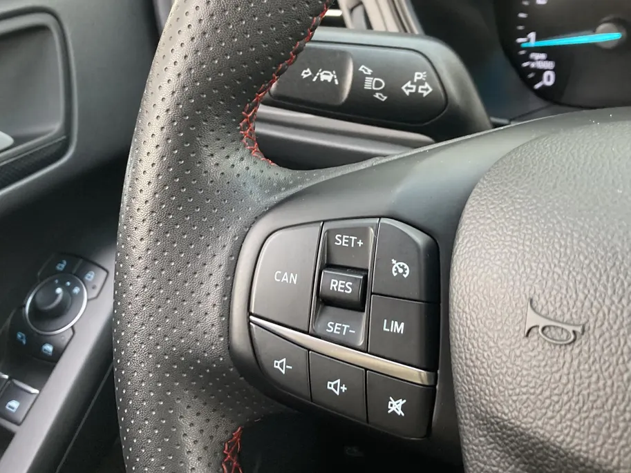 Ford Focus 1.0 EcoBoost Hybrid 125 pk ST Line Wagon Navigatie SYNC4 - Apple Carplay/ Android Auto - Winter Pack