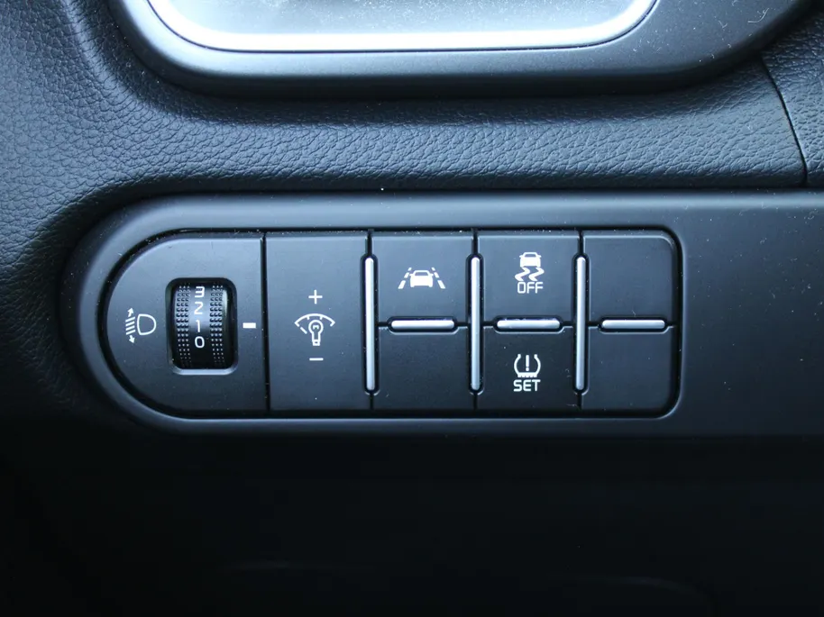 Kia XCeed 1.5 T-GDI MHEV DynamicLine | Android Auto/Apple Carplay | Stoel-/stuurverwarming | 16' LM | Camera | Zeer weinig km |