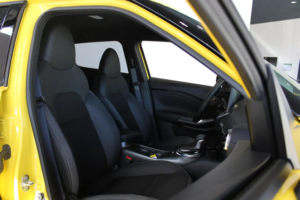 Nissan Juke 1.6 Hybrid N-Connecta | stuurverwarming | Stoelverwarming | Automaat | Achteruitrijcamera | Pdc voor en achter | Cruise controle | Climate Controle | LM wielen | Navigatie | Apple carplay & Android auto |