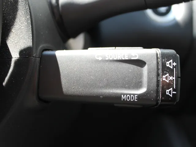 Renault Captur 1.3 TCe 130 AUT Intens | Climat Control | Trekhaak | Camera | Cruise