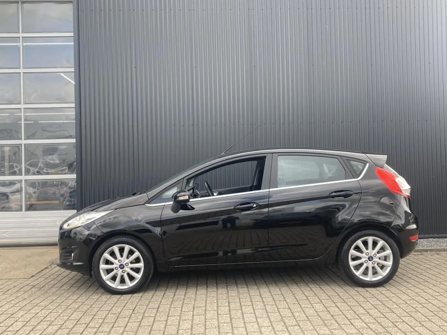Ford Fiesta 1.0 EcoBoost 100 pk Titanium Navi - voorruitverwarming - cruise control - distributieriem vervangen
