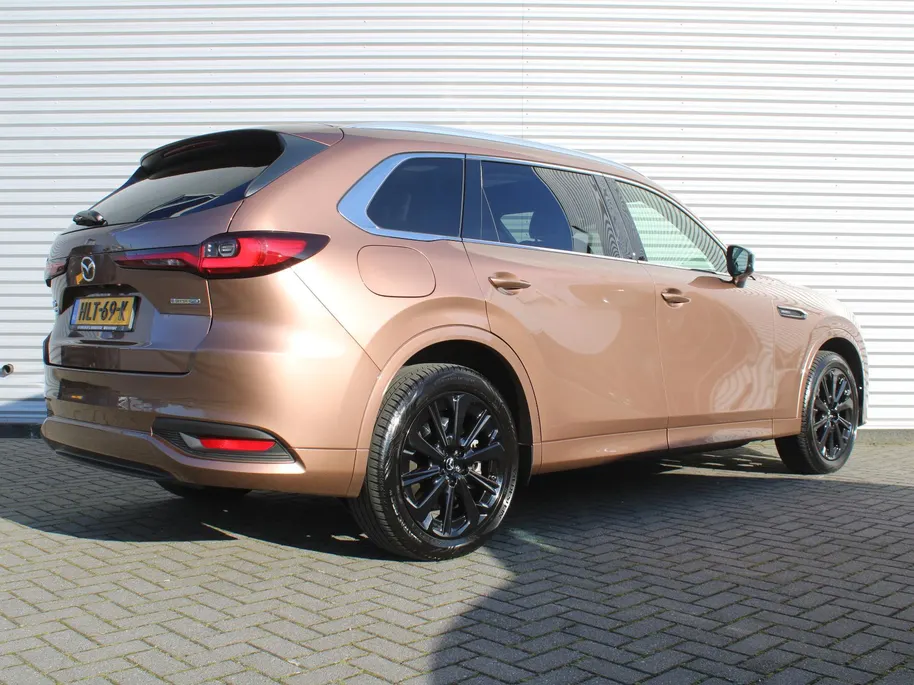 Mazda CX-80 2.5 e-SkyActiv PHEV Homura Plus | Trekhaak | Stuur-/stoelverwarming + ventilatie | 360 Camera | Schuifdak | Elek. stoelverst. | 20' LM | Leer | 7-zits |