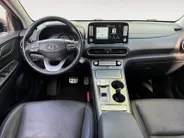 Hyundai Kona EV Premium 64 kWh HEAD UP DISPLAY | LEDEREN BEKLEDING | 455 KM ACTIERADIUS | ACC | DODEN HOEK DETECTIE | 12 MAANDEN BOVAG GARANTIE