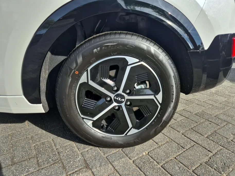Kia Niro 1.6 GDi Hybrid DynamicLine | Enkele kleuren op voorraad bel voor info | NU MET €3.000 inruilpremie en €1000 voorraadvoordeel!