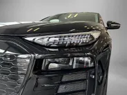 Audi Q6 e-tron Sportback Advanced edition 83 kWh 252 PK · Sportstoel lederen bekleding · Winterpakket · Trekhaak elek. wegklapbaar