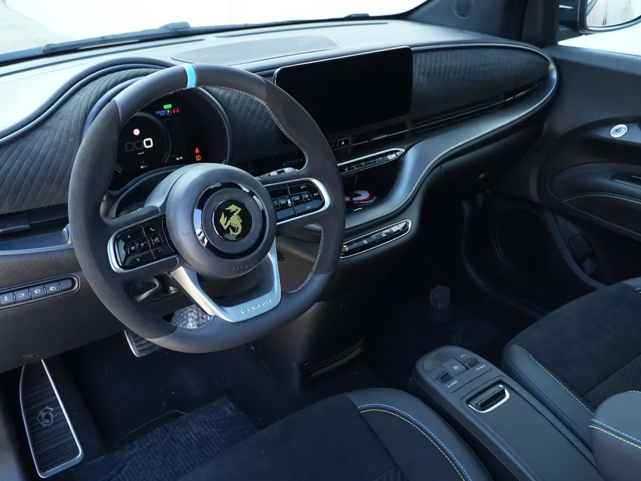 Abarth 500 Turismo 42 kWh | Pano | JBL | Navi | LED | Carplay | Winter