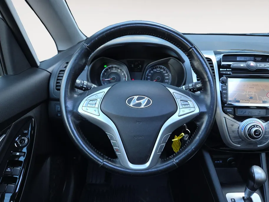 Hyundai ix20 1.6i i-Catcher Automaat | Panorama Dak | Camera | Navigatie | Metallic lak | Bovag garantie | Lage km stand | NAP