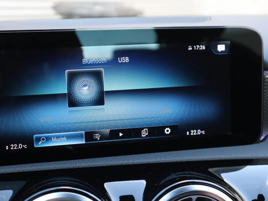 Mercedes-Benz A-Klasse 250 e Business Solution Luxury Limited l Panoramadak l Stoelverwarming l Ambiente lichtpakket