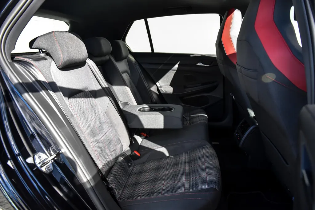 Volkswagen Golf 2.0 TSI GTI