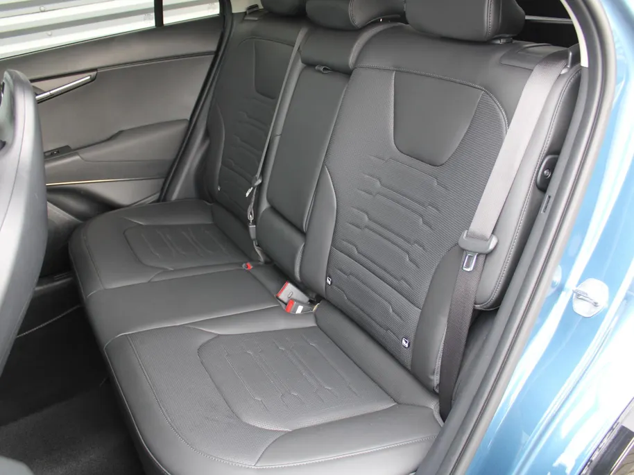 Kia Niro 1.6 GDi Hybrid DynamicPlusLine | Trekhaak | Stuur-/stoelverwarming | Schuifdak | Camera | Cruise adapt. | Clima | HUD | LED | 16" LM |