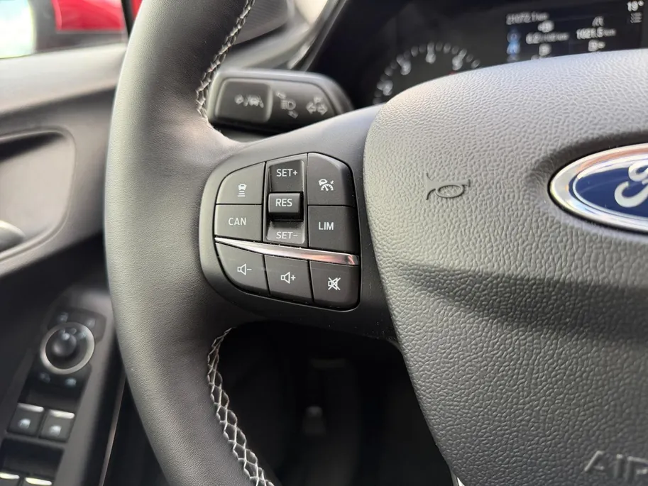 Ford Puma 1.0 EcoBoost Hybrid Titanium | Dealer onderhouden | NL auto | Adapt. Cruise control | BLIS | Winter pack | Parkeersensoren voor en achter | Achteruitrijcamera | Draadloos opladen mobiel | 1e eigenaar | Bovag garantie |