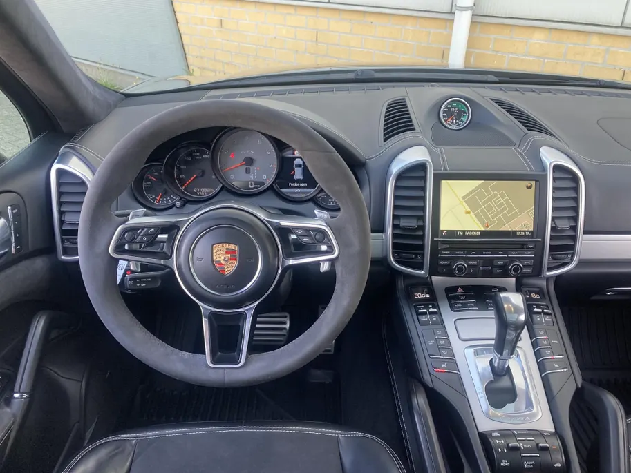 Porsche Cayenne 3.6 GTS 441 pk automaat Panoramadak - Alcantara Leder - Navigatie - Bose Audio - 21inch LM  - volledig onderhouden