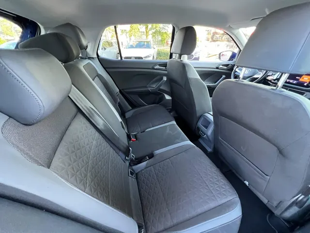 Volkswagen T-Cross 1.0 TSI Life AUTOMAAT | NAVIGATIE | APPLE CARPLAY | ANDROID AUTO | 17 INCH LMV | STOELVERWARMING | ADAPTIVE CRUISE CONTROL |
