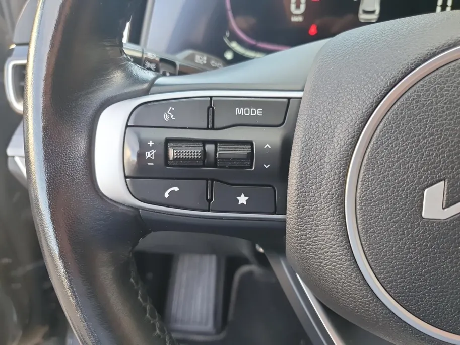 Kia Sportage 1.6T MHEV DynamicLine Edition | Stoel en stuurverwarming | Camera | Navigatie | Apple Carplay / Android Auto | Climate control |