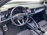 Audi A3 Sportback 35 TFSi mild-Hybrid S-Tronic aut. S Edition S Line Sportstoelen | Pano dak | SONOS Sound | Camera | Stoelverwarming | CarPlay | Cruise Control adapt. | Etc.