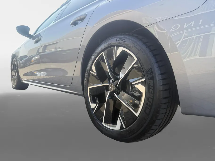 Peugeot 508 SW 1.6 HYbrid 225 GT | 71KM!! | Automaat | Camera | Dodehoek Detectie | Apple Carplay/Android Auto | Climate Control | Adaptief Cruise Control |