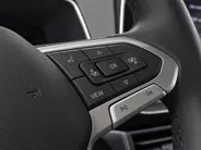 Volkswagen T-Cross 1.5 TSI 150pk DSG R-Line Edition · Camera · Apple/Android Car Play · Trekhaak · P-Sensoren · Navigatie · Stoelverwarming · 17'' Inch ·