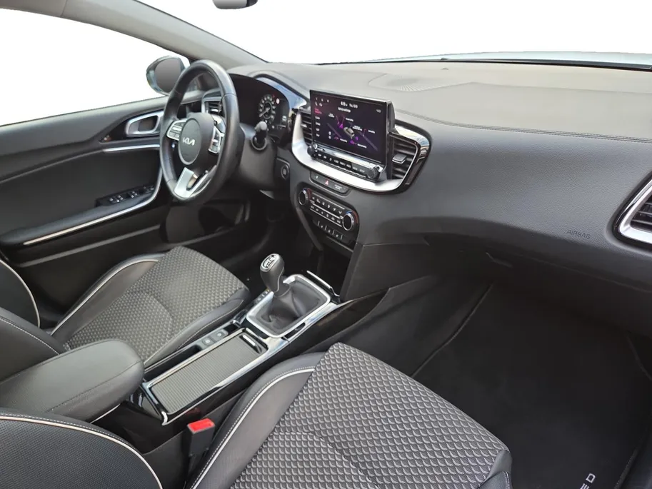 Kia XCeed 1.5 T-GDi DynamicPlusLine 1e Eigenaar | Dealer onderhouden | Fabrieksgarantie t/m 28-2-2030 + 3x 1 jaar* | NAP