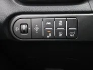 Kia ProCeed 1.5 T-GDi GT-Line | Trekhaak | Schuifdak | Stuur-/stoelverwarming | Camera | Dodehoek detectie | Telefoonlader | Cruise adapt. | 17' LM | LED |