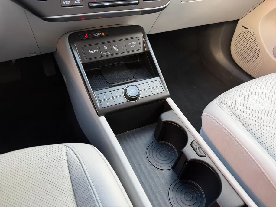 Hyundai Kona 1.6 GDI HEV Premium Sky 137PK | Navigatie | Apple Carplay & Android Auto | Schuif-kanteldak | Stoelverwarming & koeling | Lederen bekleding | Bose speakers | Geheugenfunctie stoelen |