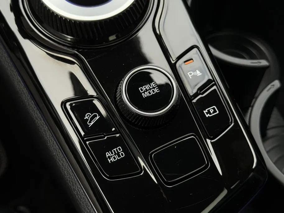 Kia Sportage 1.6 T-GDi Hybrid GT-PlusLine | Apple Carplay/ Android Auto | Navigatiesysteem | Licht + Regensensor | Stoelverwarming + Stoelkoeling | Stuurverwarming | Elektrisch Verstelbare Voorstoelen | Geheugen op Bestuurdersstoel | Elektrisch Schuif / Kanteldak | El