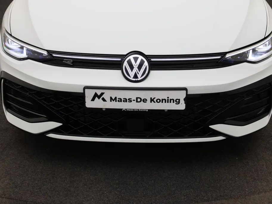 Volkswagen Golf 1.5eTSI/150PK R-Line Black Style DSG · Navigatie · Camera + Parkeersensoren · Apple/Android Car Play · Garantie t/m 18-11-2026  · EXTRA INRUILKORTING ·