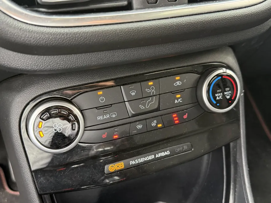 Ford Puma 1.0 EcoBoost Hybrid 125 pk ST-Line Navigatie - Apple Carplay/Android Auto - Winter Pack