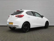 Mazda 2 1.5 e-SkyActiv-G 90PK 6MT Homura | Stuur-/stoelverwarming | Camera | Dodehoek detectie | LED | 16' LM | Carplay | Clima | Cruise |
