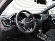 Kia Ceed Sportswagon 1.0 T-GDi MHEV Design Edition | Stuur-/stoelverwarming | Cruise adapt. | Camera | 16' LM | Elek. achterklep | JBL audio | LED |