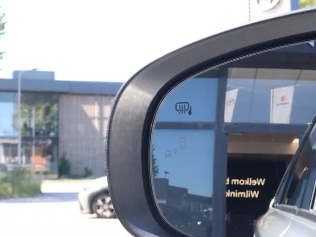 Suzuki Vitara 1.5 Hybrid Style | Carplay | All Seasons | Leder