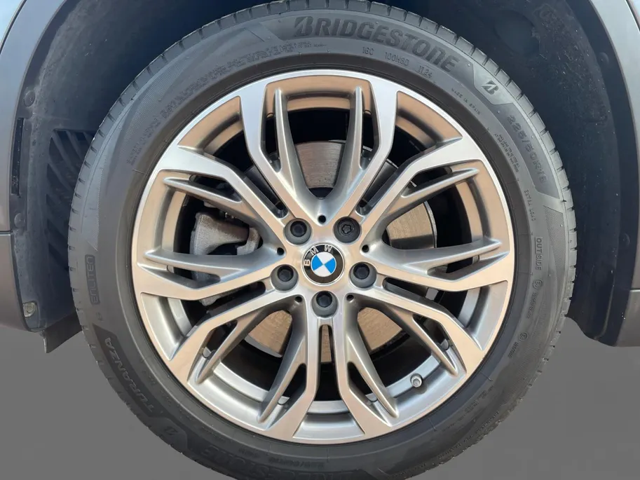BMW X1 sDrive20i High Executive *Automaat*Navi*Camera*Schuif/kanteldak*Climate Control*Stoelverwarming*Lederen bekleding*LM. Velgen*Zeer nette auto!