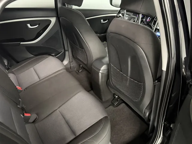 Hyundai i30 1.6 i-Motion Pl. navigatie