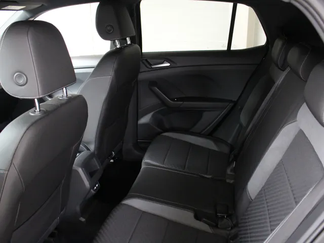 Volkswagen T-Cross 1.5 TSI DSG Style R-Line Navigatie | Camera | 18' R-Line velgen |