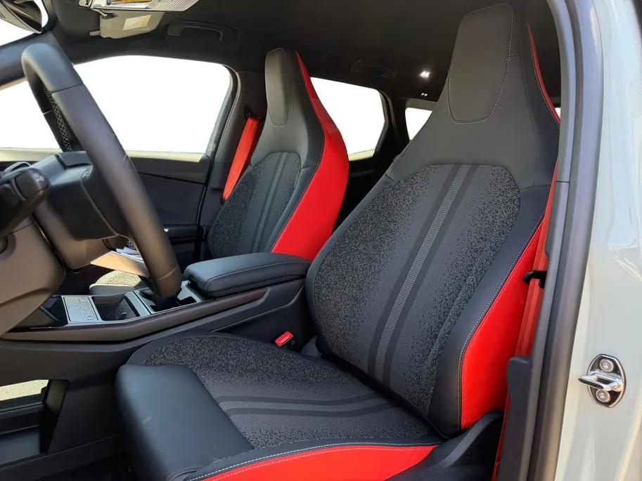 Ford Explorer Collection Extended Range RWD 79 kWh | Nieuw te Bestellen | €3.500,- Ready Set Ford Bonus | 579km WLTP Rijbereik | Trekhaak | B&O Premium Audio | 360 Graden Camera | HUD | Verwarmbare Voorstoelen | Verwarmbaar Stuur
