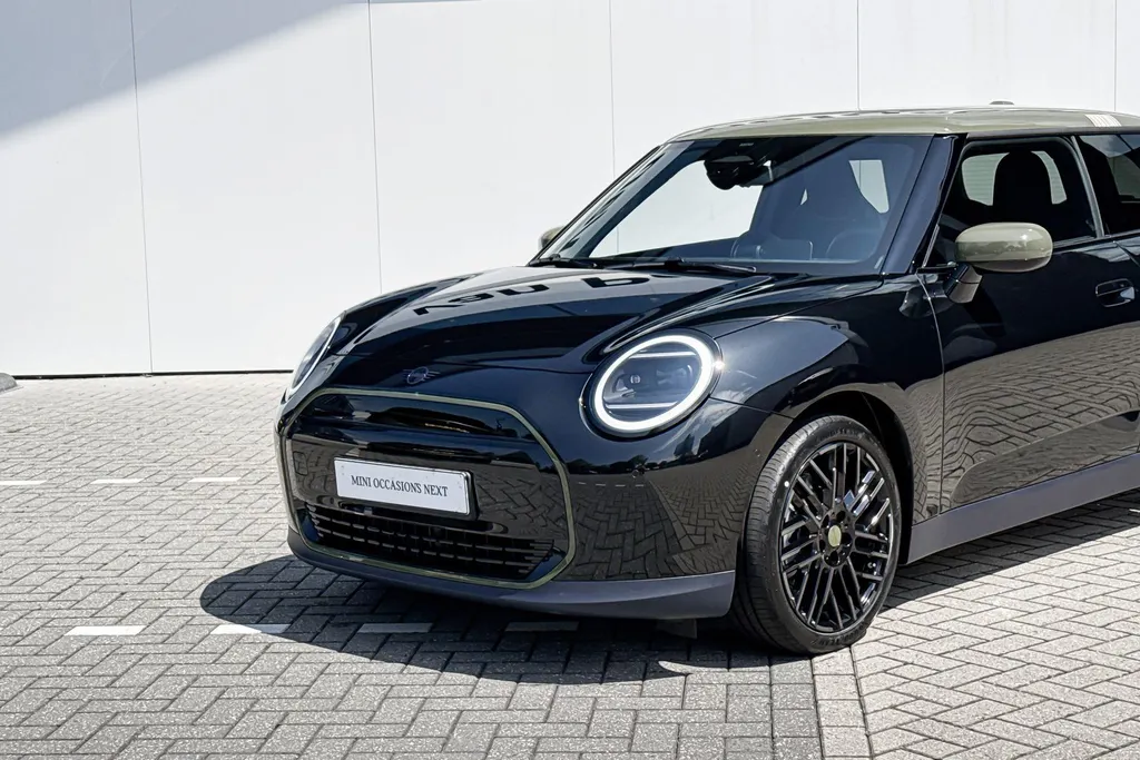 MINI Cooper 3-deurs Electric Cooper SE Paul Smith Ed. M 54.2 kWh