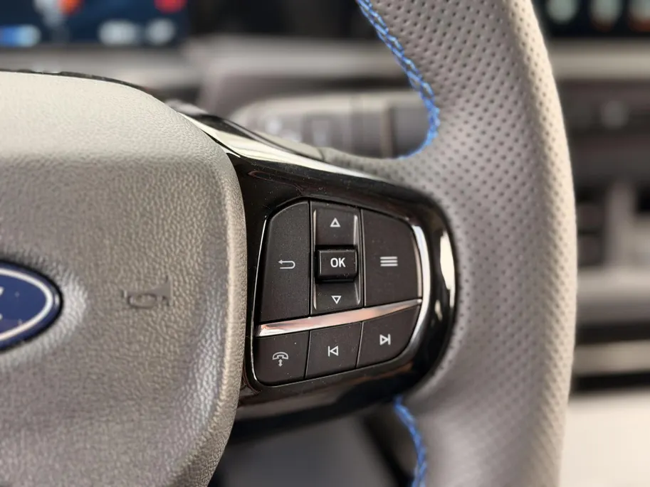 Ford E-Transit Custom L2H1 MS-RT 71 kWh 286 PK Dubbele Cabine UIT VOORRAAD I INKLAPBARE TREKHAAK I DRIVER ASSIST PACK ULTIMATE I DUBBELE ZIJSCHUIFDEUREN I FULL LED-KOPLAMPEN I APPLE CARPLAY / ANDROID AUTO I